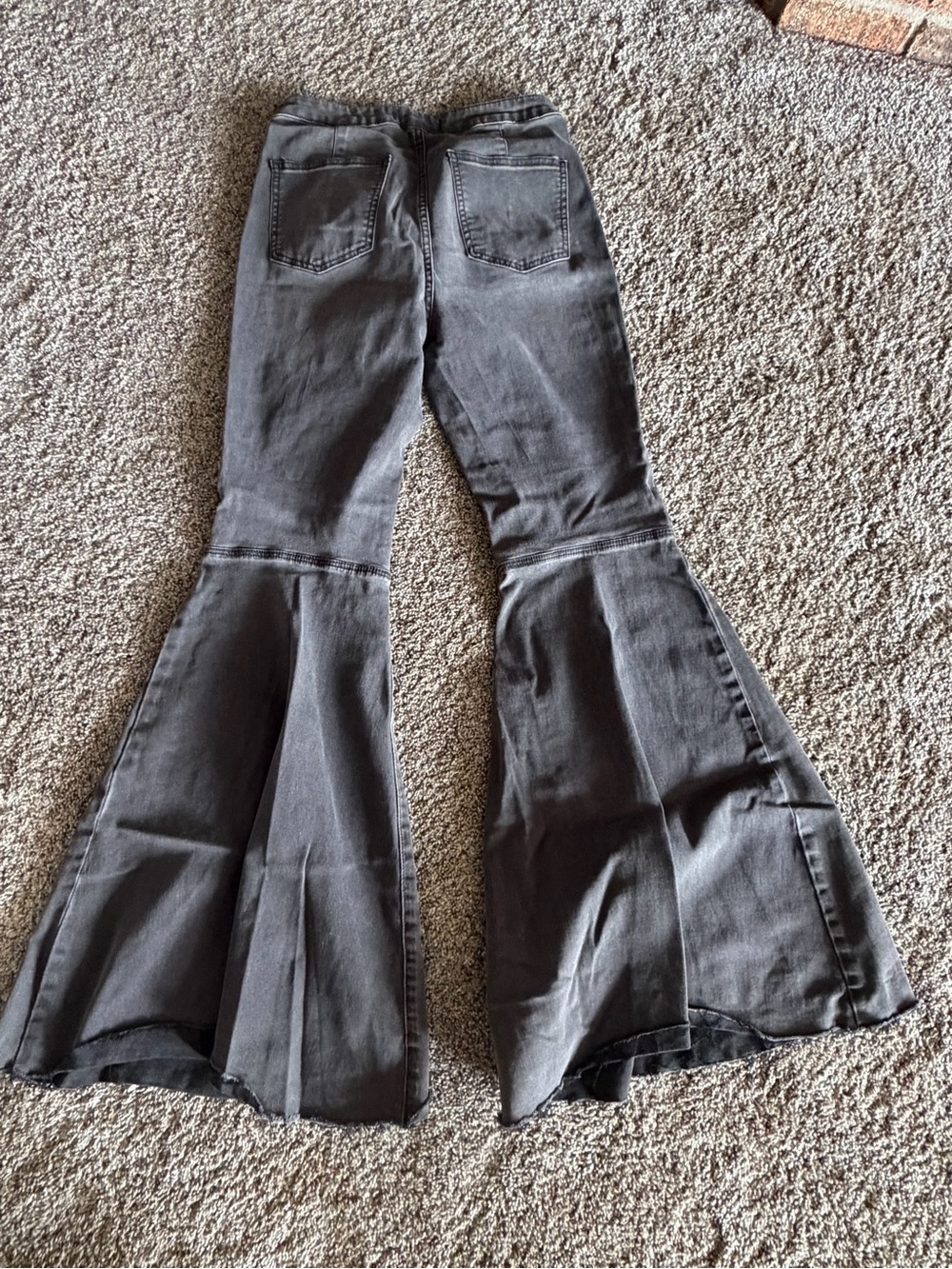 Free People Charcoal Black Denim Jeans bell bottom size 29 - Picture 4 of 4